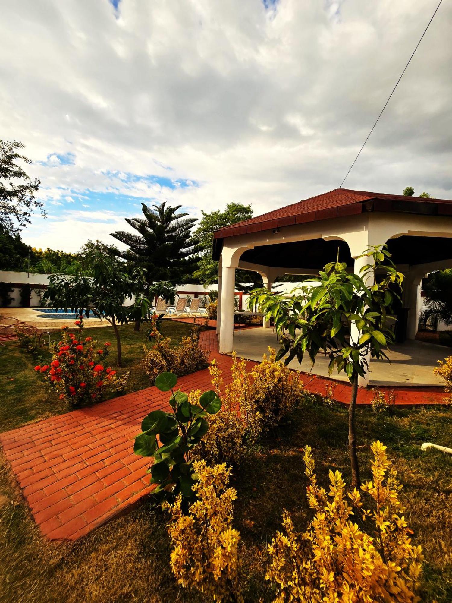 Madome Aparta Hotel Pedernales Exterior foto